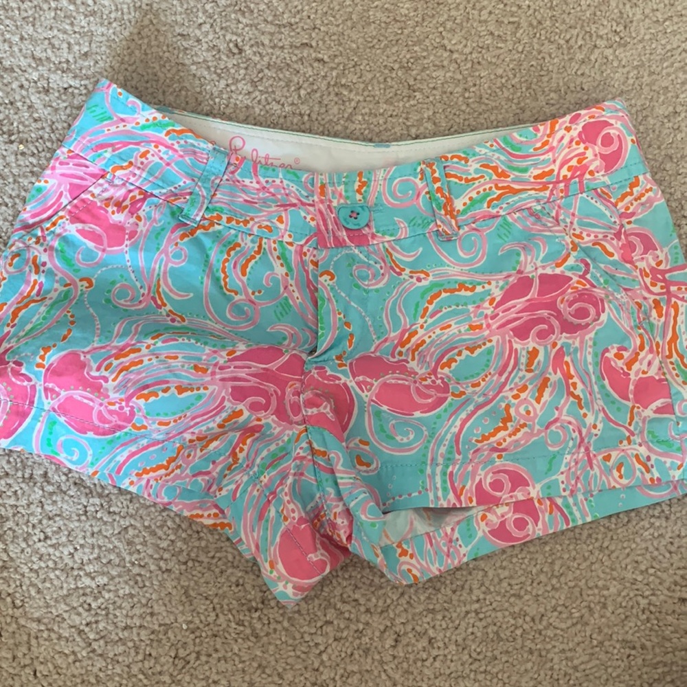 Lilly Pulitzer shorts. Size 0. Jellies be jammin. Walsh style.